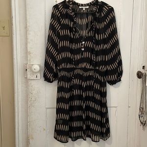 Black Rainn light weight Black and Tan dress size L